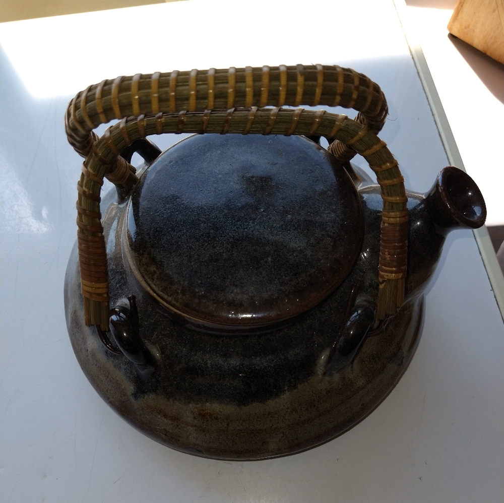 VINTAGE UNIQUE TEA SERVING POT